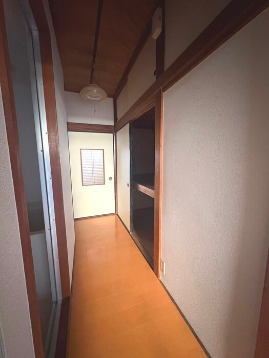 物件内観写真8　(廊下)