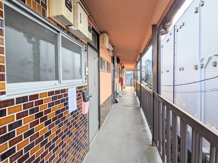 物件外観写真5　(エントランス部分)