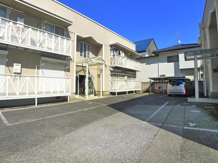 ヴェルドミール夏見Ａ棟の駐車場