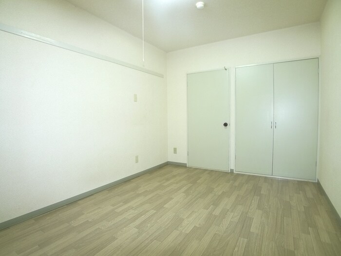 物件内観写真6　(居室)