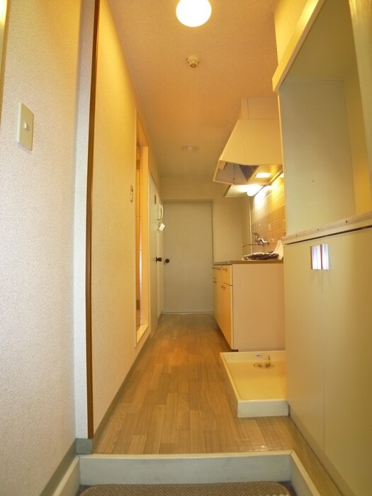 物件内観写真14　(玄関)