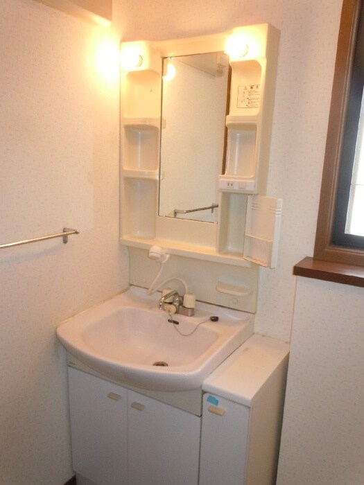 物件内観写真8　(洗面)