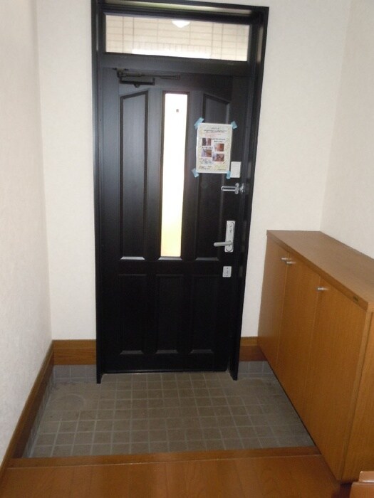 物件内観写真13　(玄関)