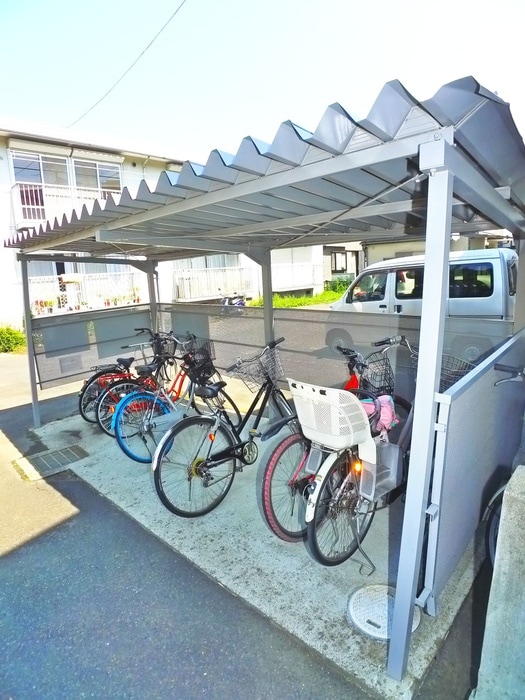 物件外観写真6　(駐輪場)