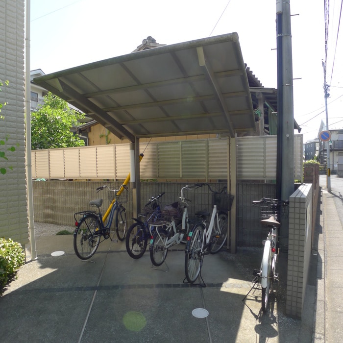 物件外観写真4　(駐輪場)
