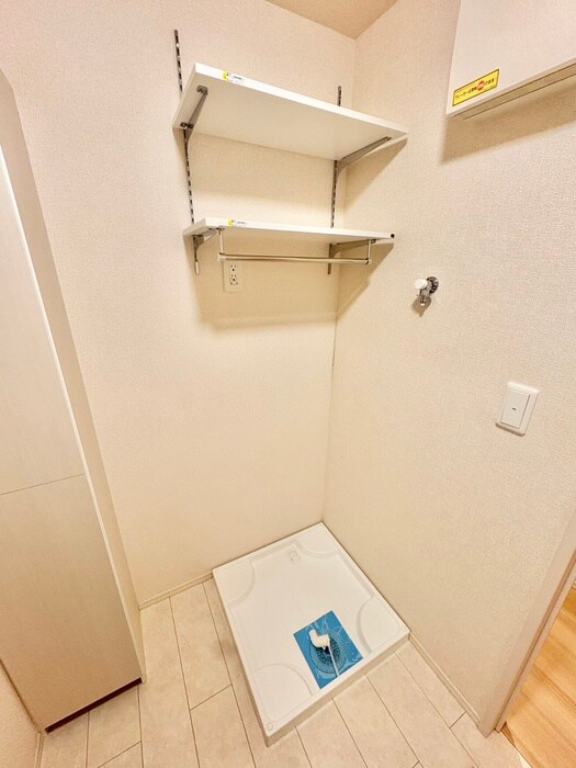 物件内観写真17　(洗濯機置場)