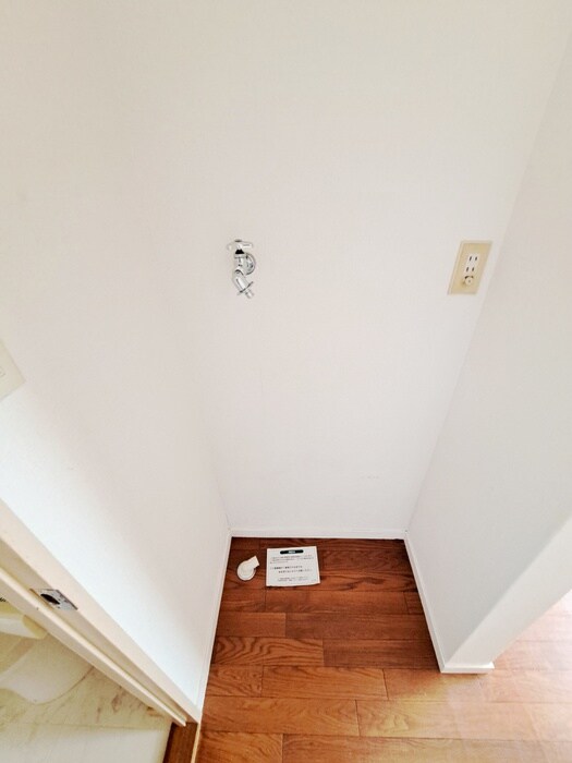 物件内観写真19　(洗濯機置場)