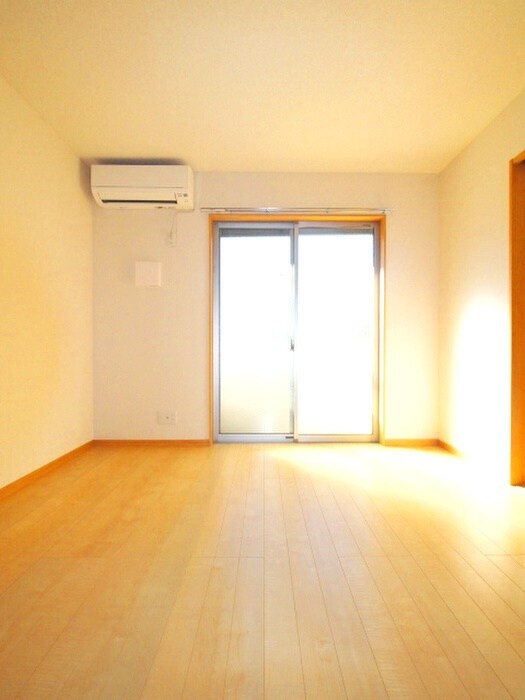 物件内観写真10　(室内からの展望)