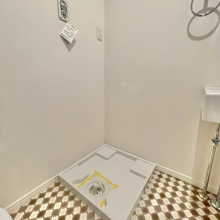 物件内観写真16　(洗濯機置場)