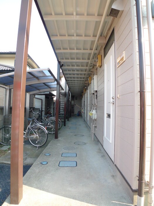 物件外観写真3　(駐輪場)