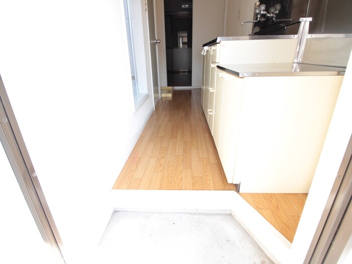 物件内観写真19　(玄関)