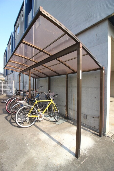 物件外観写真4　(駐輪場)