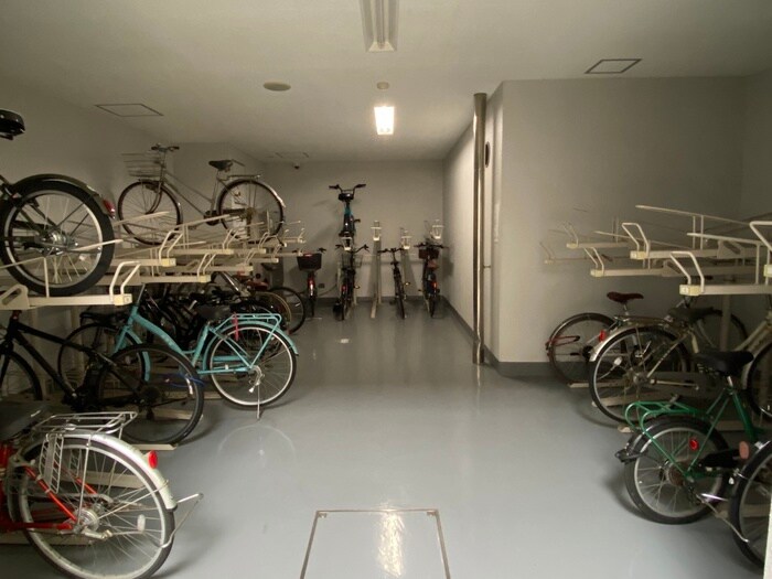 物件外観写真5　(駐輪場)