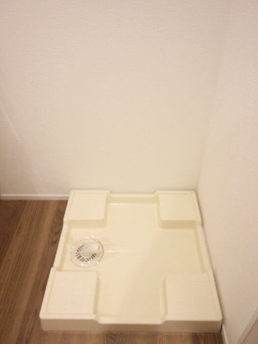 物件内観写真15　(洗濯機置場)