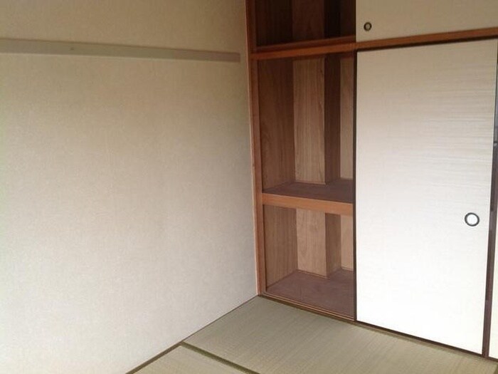 物件内観写真5　(収納)