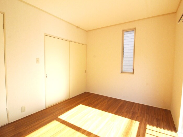 物件内観写真9　(居室)