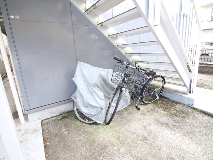 物件外観写真6　(駐輪場)