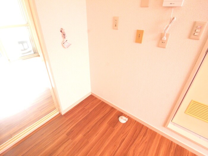 物件内観写真14　(洗濯機置場)