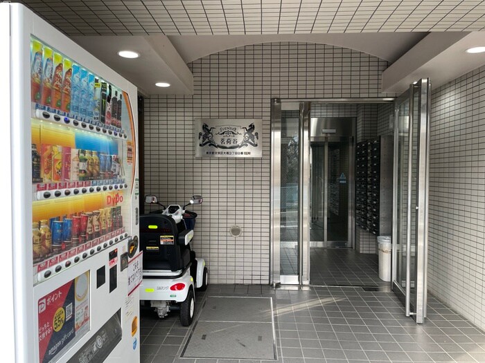 物件外観写真3　(エントランス部分)