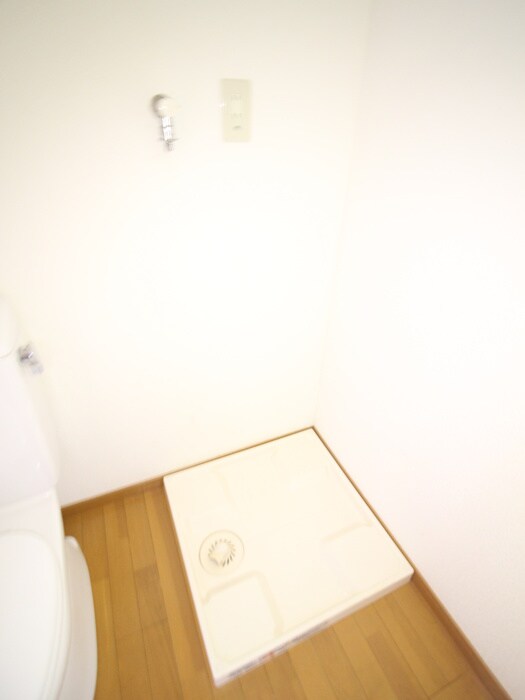 物件内観写真14　(洗濯機置場)