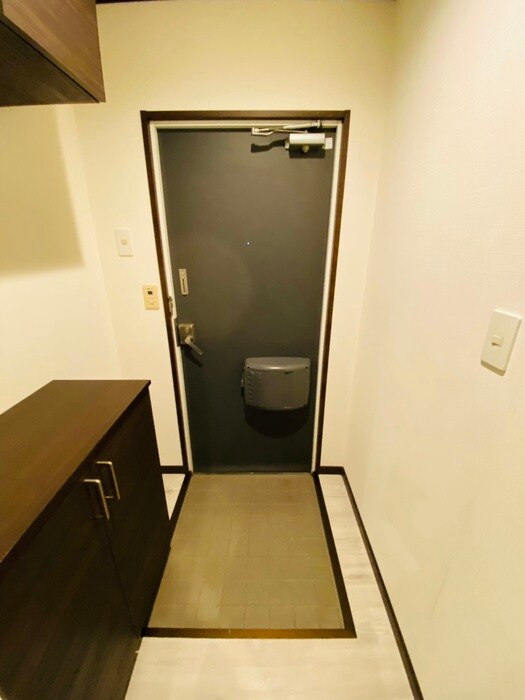 物件内観写真12　(玄関)