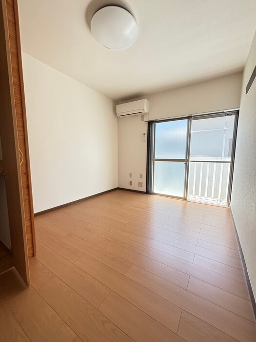 物件内観写真5　(居室)