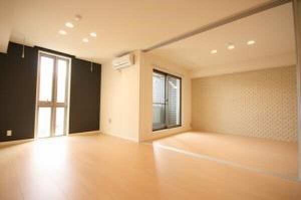 物件内観写真8　(室内からの展望)