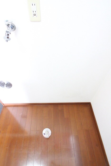 物件内観写真19　(洗濯機置場)