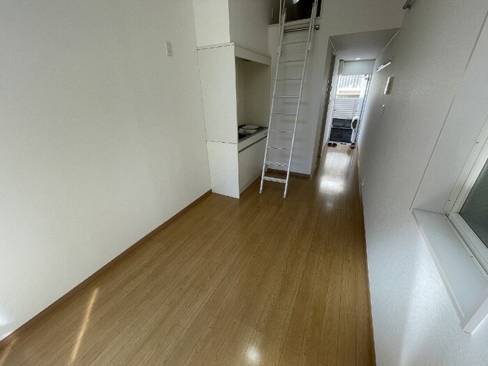 物件内観写真2　(居室)