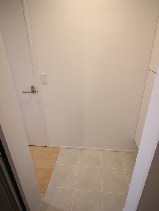 物件内観写真7　(玄関)