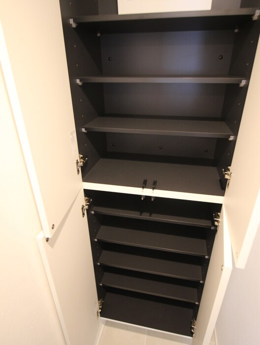 物件内観写真8　(靴箱)