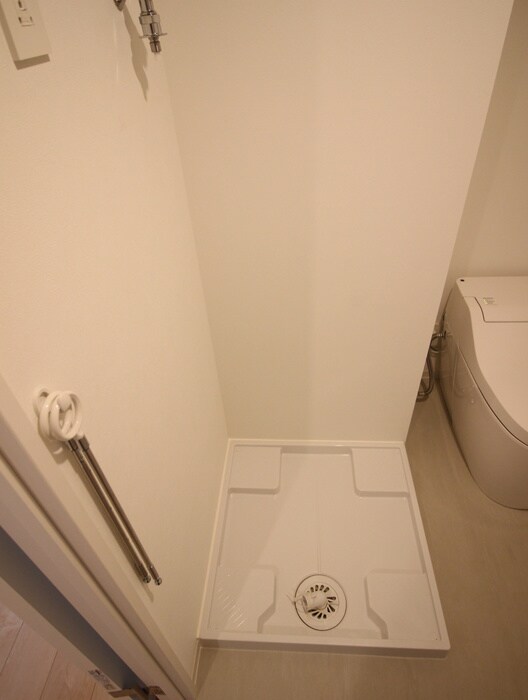 物件内観写真16　(洗濯機置場)