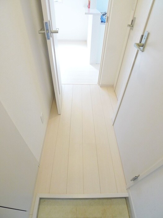 物件内観写真18　(玄関)