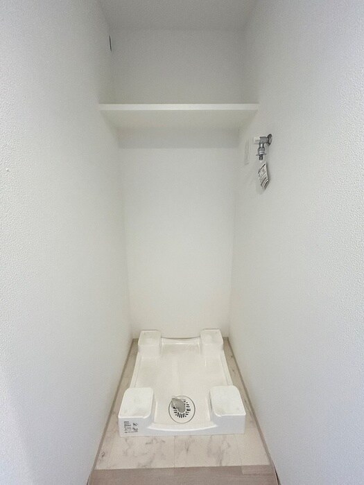 物件内観写真8　(洗濯機置場)