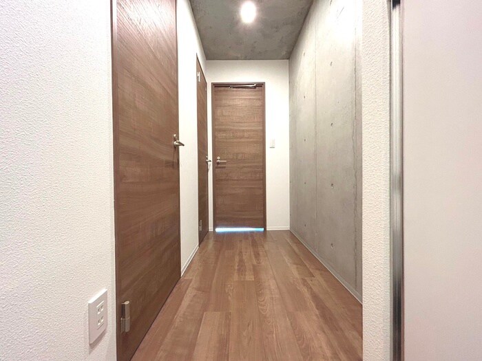 物件内観写真14　(廊下)