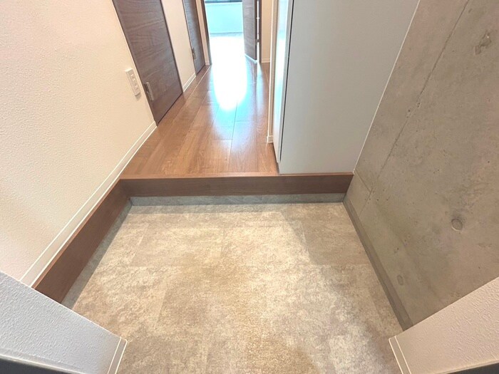 物件内観写真15　(玄関)