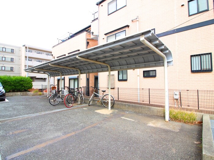 物件外観写真3　(駐輪場)