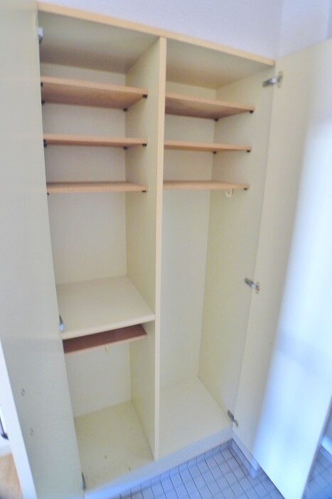 物件内観写真12　(靴箱)