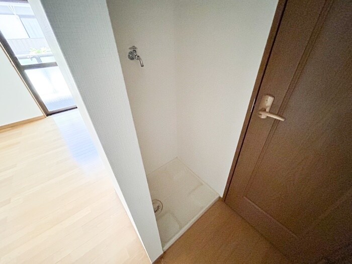 物件内観写真14　(洗濯機置場)