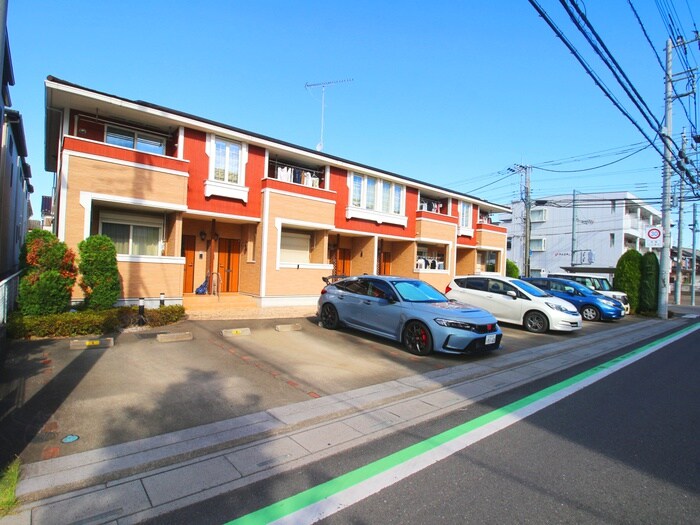 物件外観写真3　(駐車場)