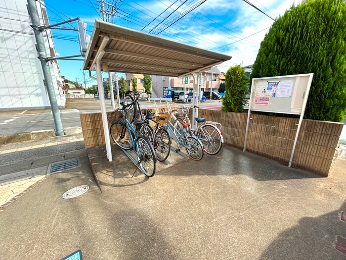物件外観写真4　(駐輪場)