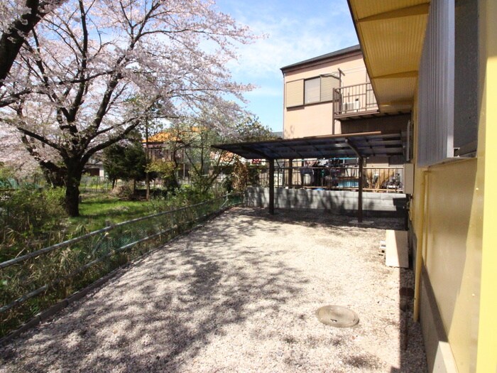 物件外観写真4　(駐輪場)