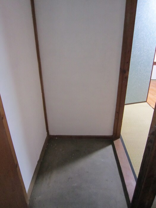 物件内観写真9　(玄関)