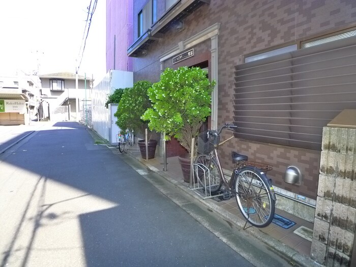 物件外観写真3　(駐輪場)