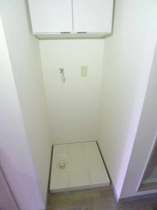 物件内観写真14　(洗濯機置場)