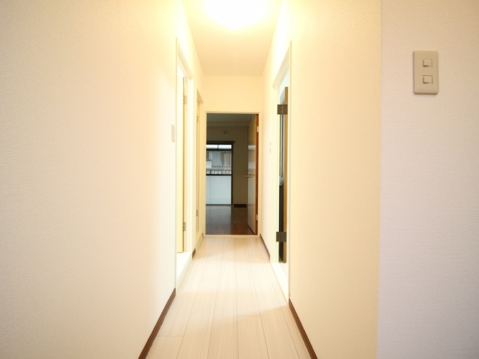 サングリ－ン南の廊下