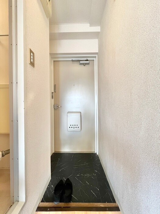 物件内観写真15　(玄関)