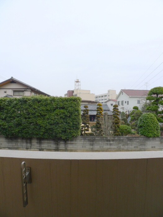 物件内観写真22　(室内からの展望)