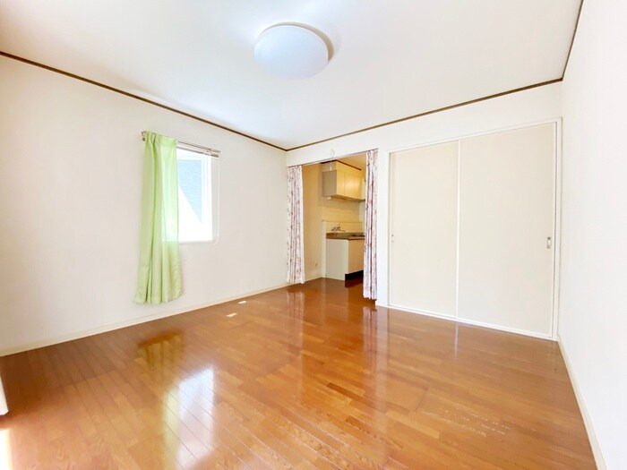 物件内観写真8　(居室)