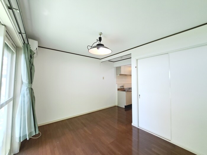 物件内観写真8　(居室)